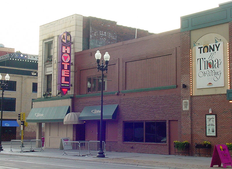 gay saloon minneapolis mn gay boy photo gallery